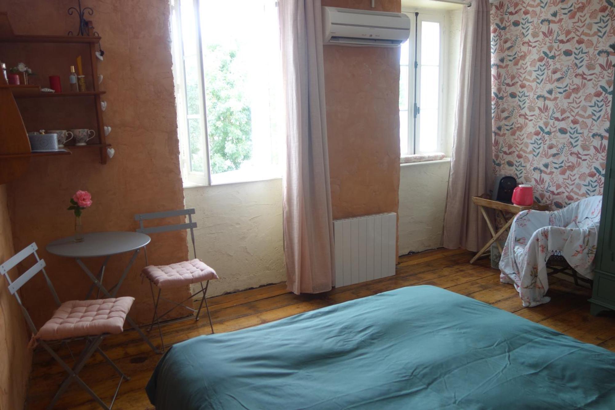 Apparts 17 Avec Cachet Au Centre Petite Citee De Caractere Le Faou Exterior photo